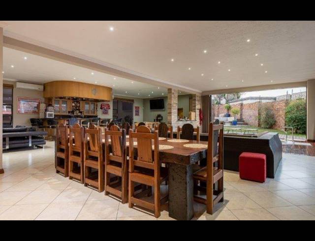 6 BEDROOM HOUSE FOR SALE IN MEYERSDAL